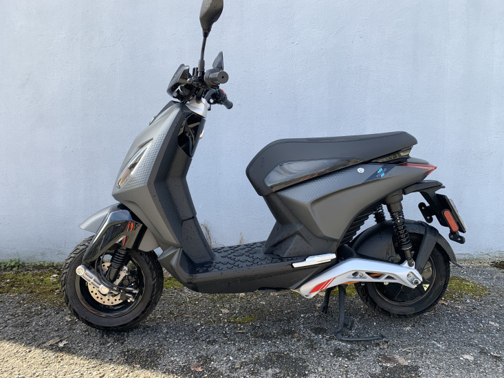 PIAGGIO 1 ACTIVE 60 KM/H GRIS MAT - ANNECY PIAGGIO 1 ACTIVE 60 KM/H GRIS MAT - ANNECY