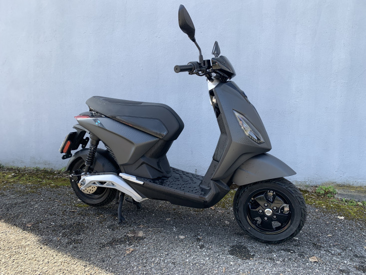 PIAGGIO 1 ACTIVE 60 KM/H GRIS MAT - ANNECY