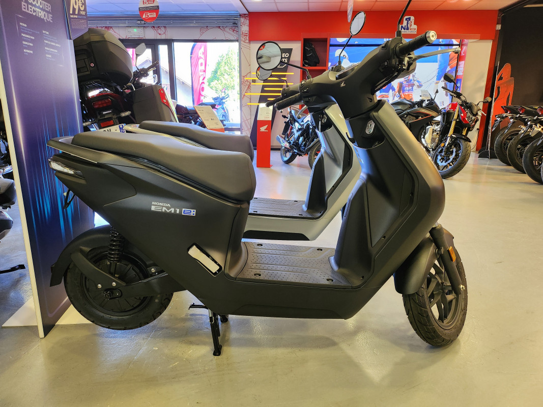 KAWASAKI Z650 A2 ALTITUDE MOTO  SEYSSINS 