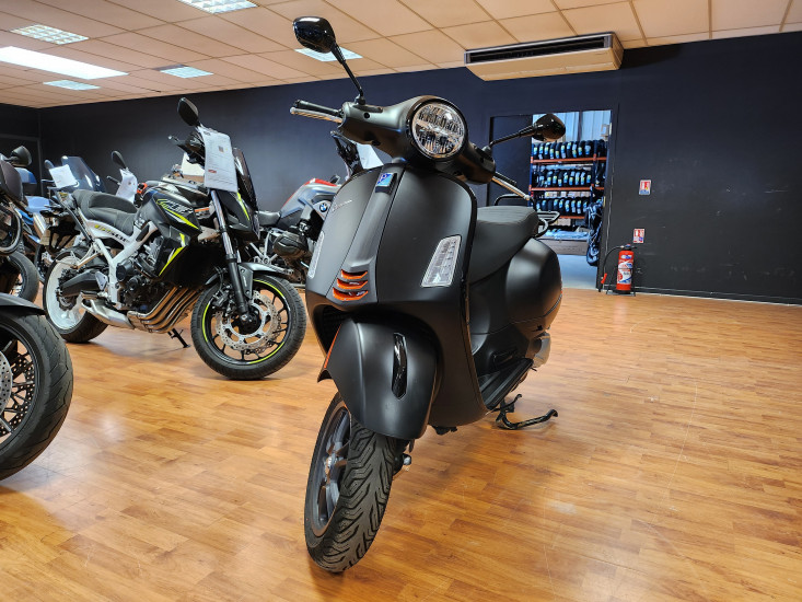 VESPA GTS 300 SUPERSPORT - ANNECY
