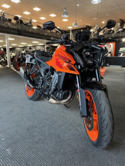 KTM 990 DUKE - ANNECY KTM 990 DUKE - ANNECY