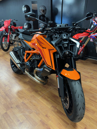 KTM 1390 SUPER DUKE R - ANNECY KTM 1390 SUPER DUKE R - ANNECY