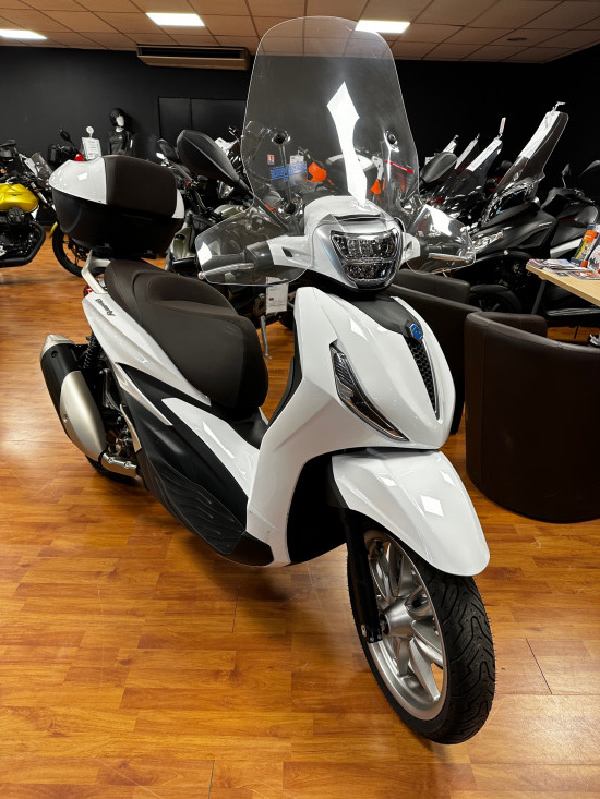 PIAGGIO BEVERLY 300 HPE - ANNECY