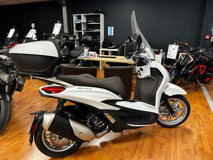 PIAGGIO BEVERLY 300 HPE - ANNECY