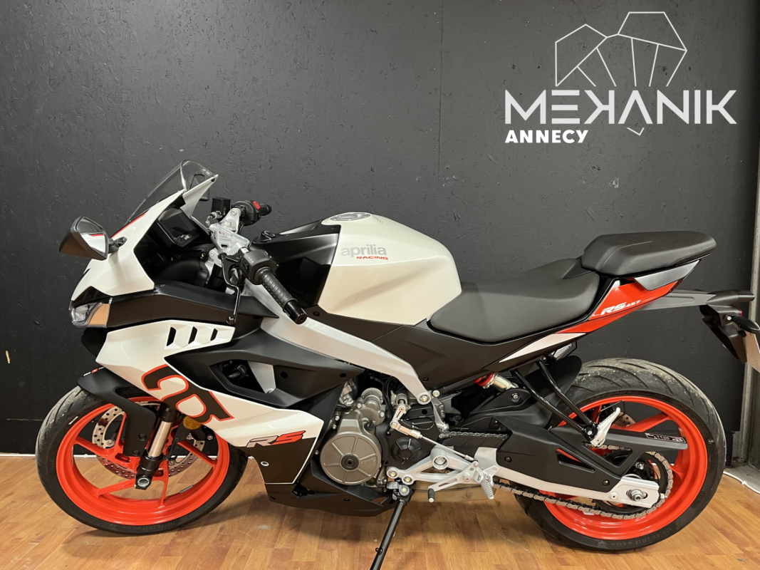 ROYAL ENFIELD SUPER - METEOR 650 ABS COLORIS CELESTIAL BLUE CK MOTOS  HAGUENAU 